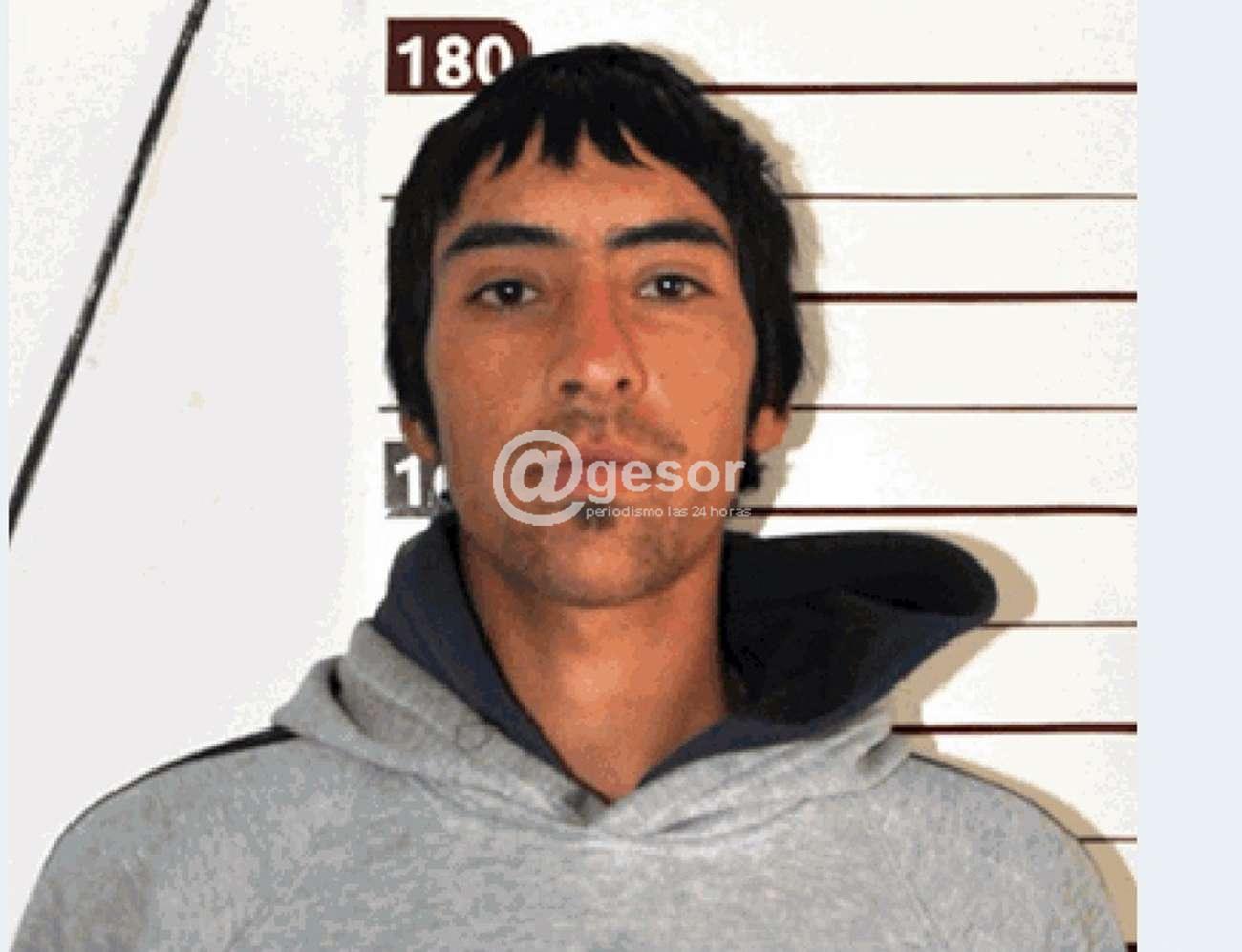 Sigue efectuándose la búsqueda de quien disparó contra la Policía y amenazó a su pareja